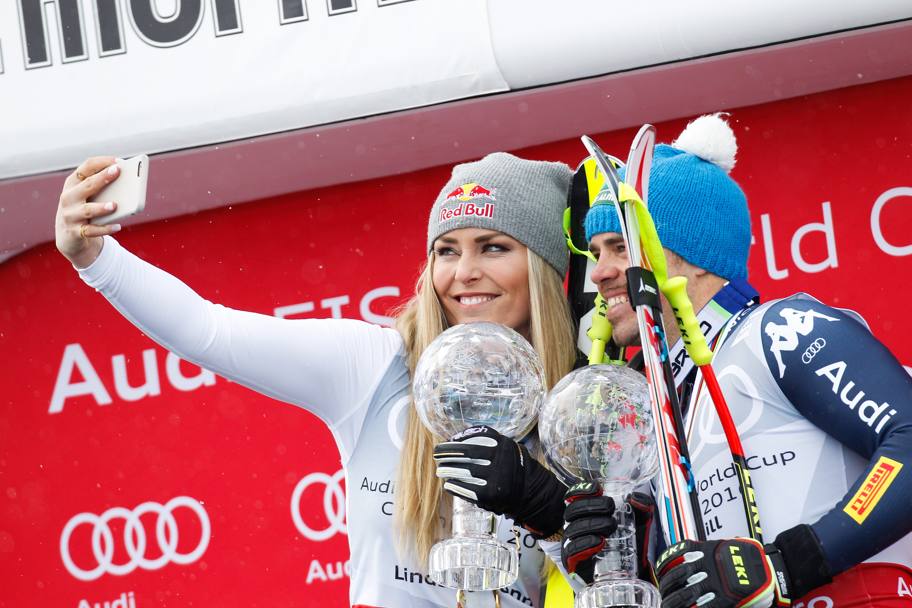 Un selfie con la statunitense Lindsey Vonn lo scorso anno a St.Moritz dove hanno vinto entrambi la coppa di discesa (Getty)